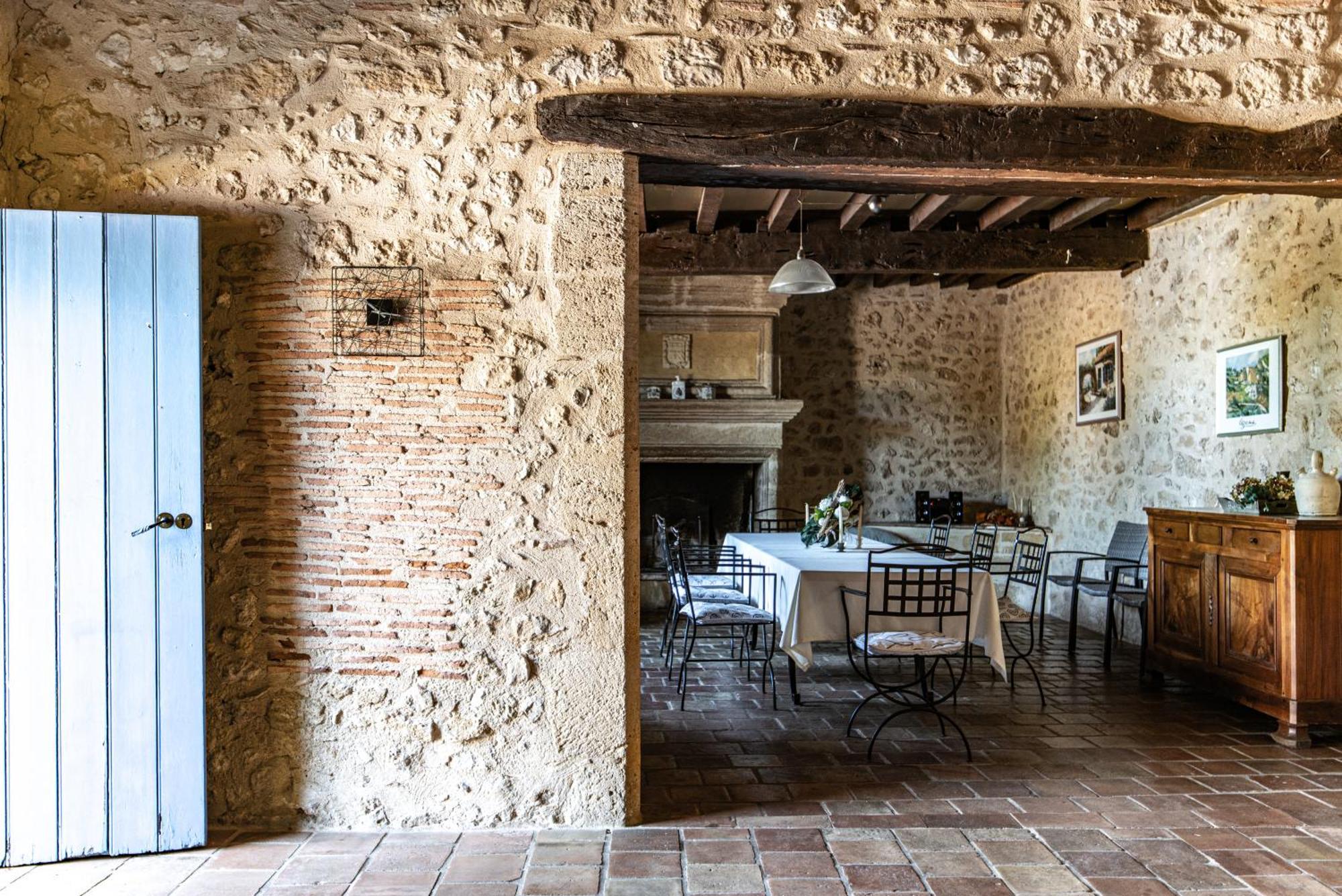 Вилла Refuge De Perreau Saint-Michel-de-Montaigne Экстерьер фото